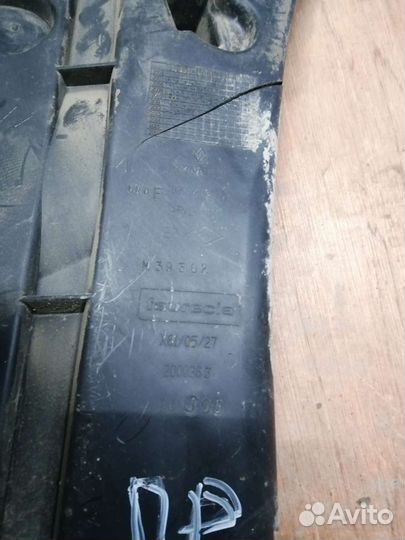 Кронштейн заднего бампера Рено Кангу 2