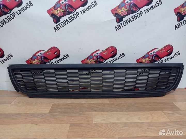 Решетка в бампер нижняя Volkswagen Polo 5 2011