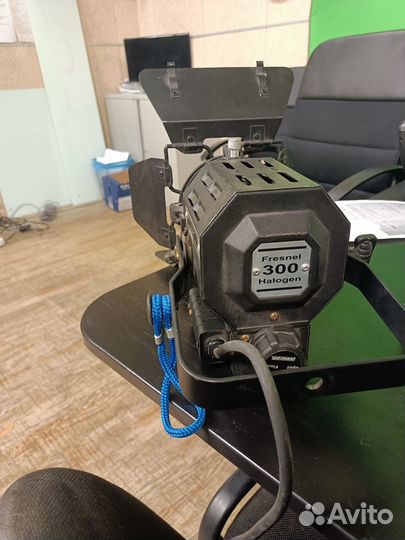 Галогеновый прожектор Logocam Fresnel 300