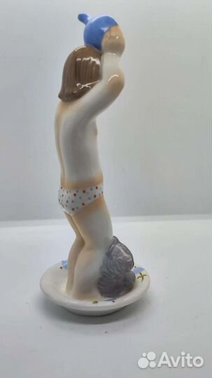 Статуэтка фарфор