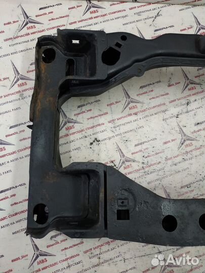 Подрамник передний w210 Mercedes