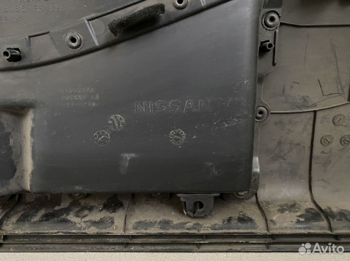 Обшивка передней левой двери а/м nissan almera