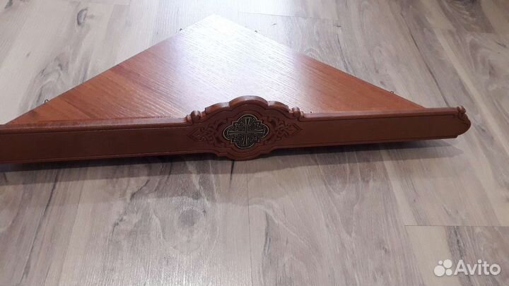 Полка под иконы угловая