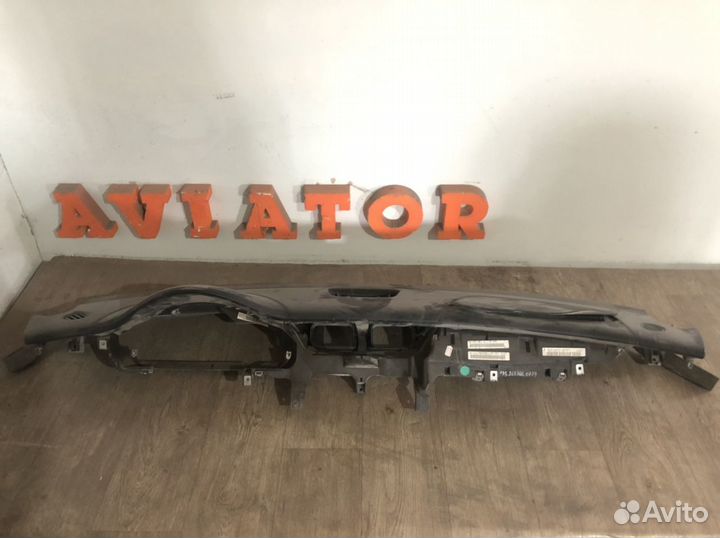 Панель торпедо Mercedes c 219