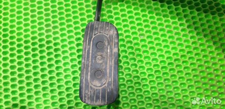 Педаль газа Nissan Tiida C11