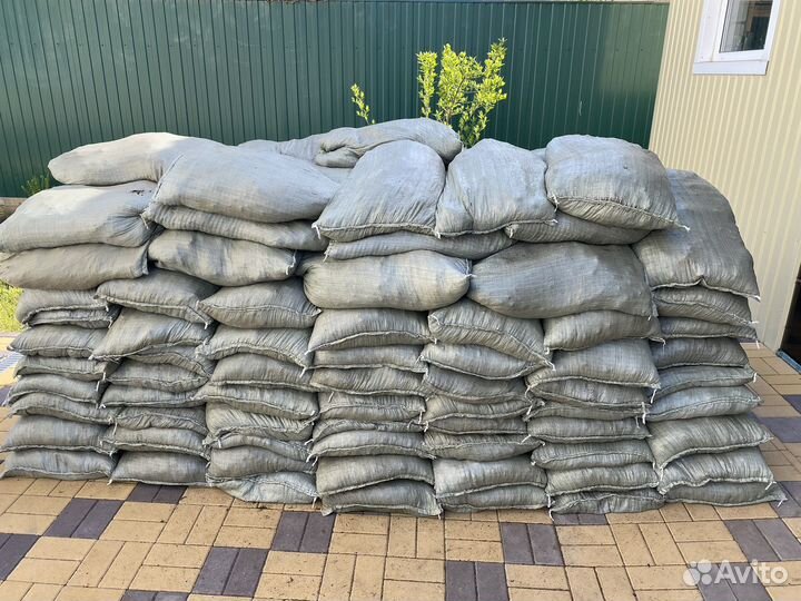 Конский перигной троф в мешках