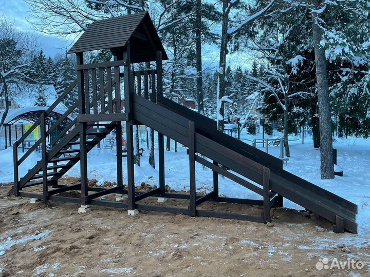 Зимняя горка, деревянная горка