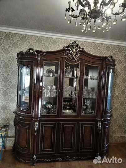 Шкаф витрина буфет