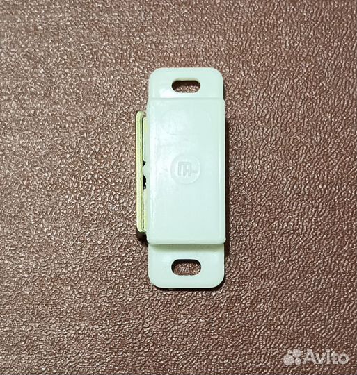 Защелка магнитная накладная 4.11-А СССР