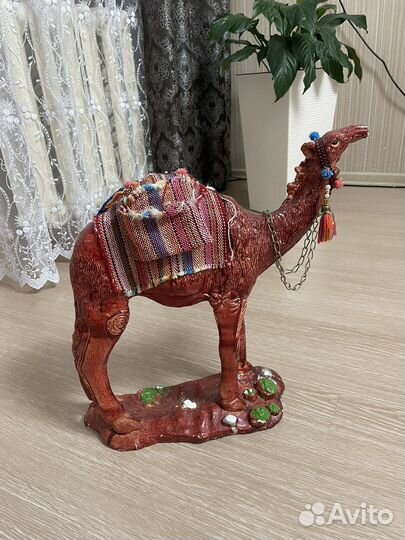Статуэтка верблюда из Дубая