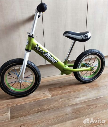 Беговел колеса 12