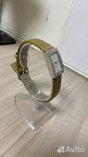 Часы женские LK