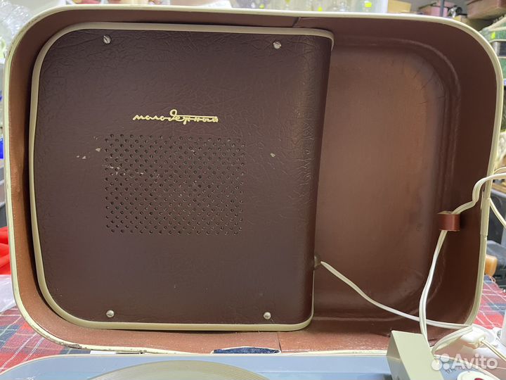 Проигрыватель грампластинок молодежный СССР