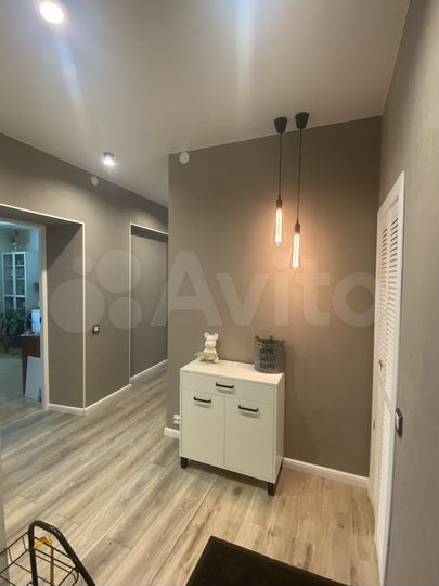 2-к. квартира, 61 м², 1/2 эт.