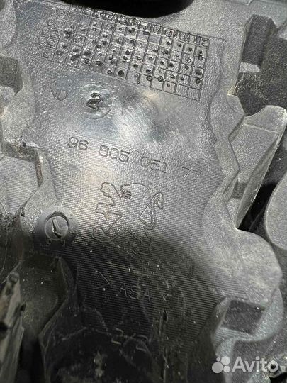 Решетка радиатора Peugeot 308 EP6 2008