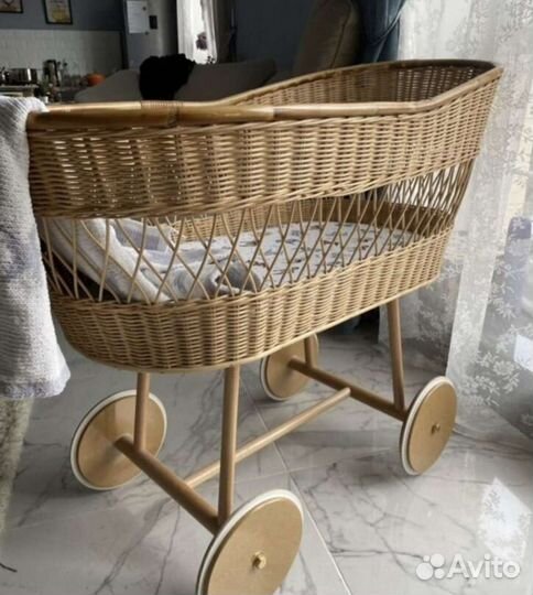 Итальянская люлька колыбель плетеная из ротанга