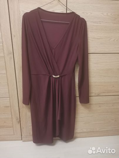 Платье нарядное 44