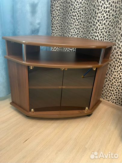 Тумба под телевизор