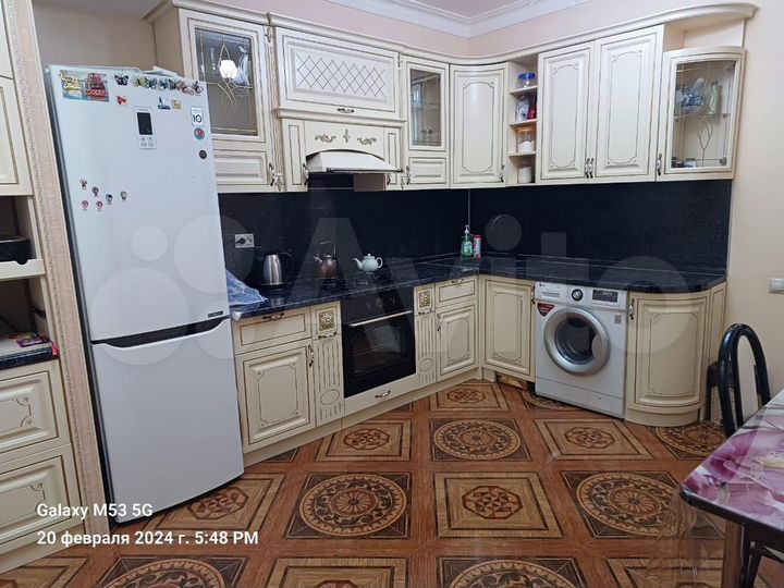 2-к. квартира, 72 м², 2/5 эт.