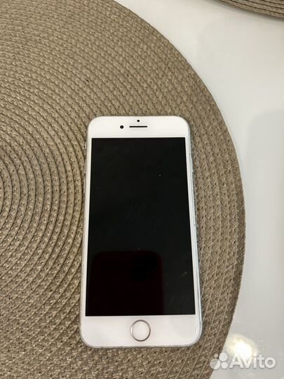 iPhone 8, 64 ГБ