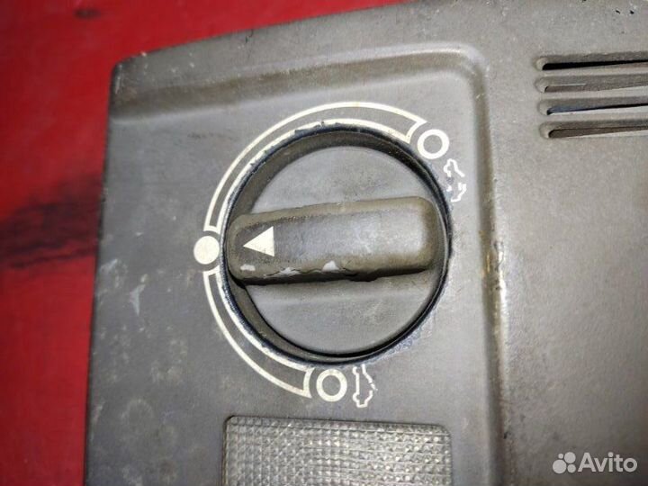 Плафон подсветки салона Audi 100 седан 2.5 AAT