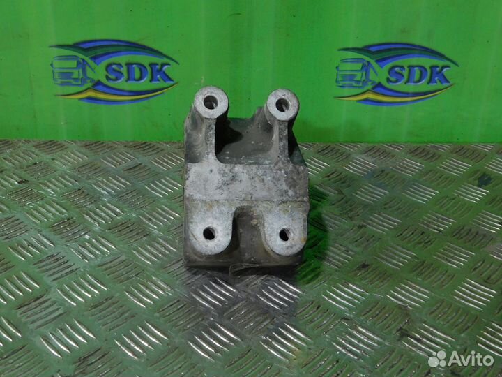 Опора двигателя передняя 1806735 Даф