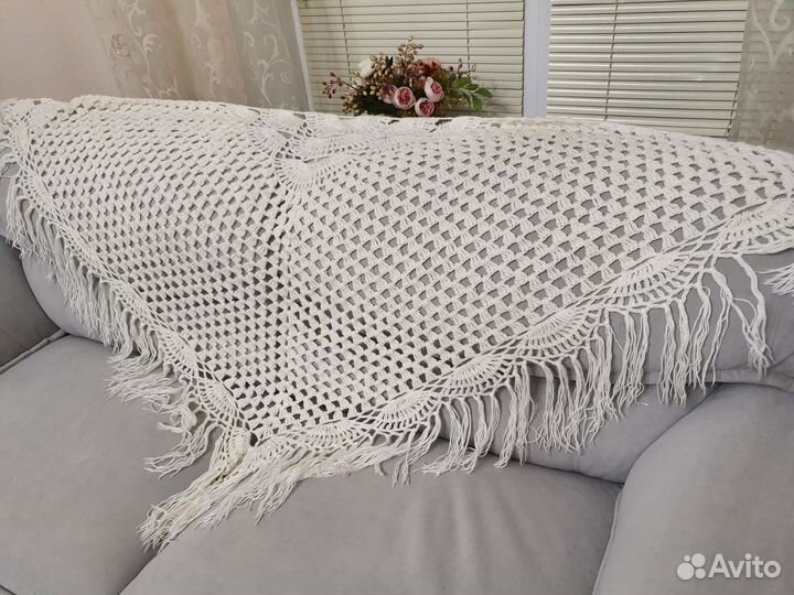 Платок вязаный шаль