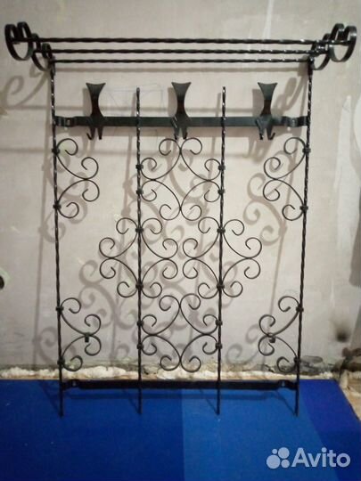 Продам вешалку кованую