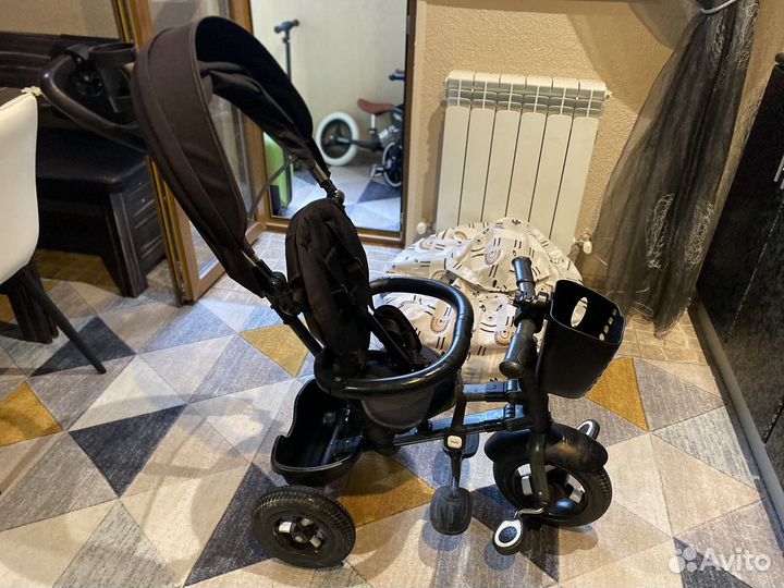 Трехколесный велосипед с родительской ручкой