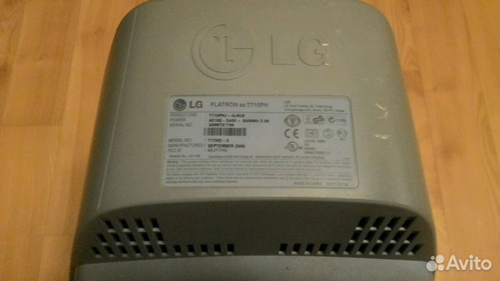 Монитор LG T710PH