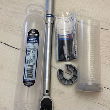 Динамометрический ключ king tony 34323-2A