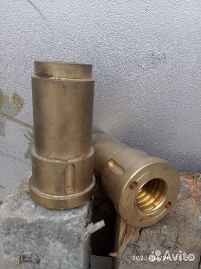 Гайки к автоподъемнику бронзовые