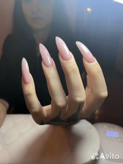 Наращивание ногтей, маникюр