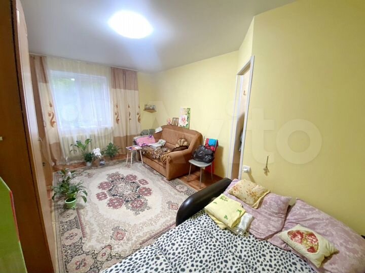 Комната 12 м² в 2-к., 3/5 эт.