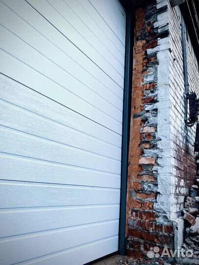 Секционные ворота под ключ