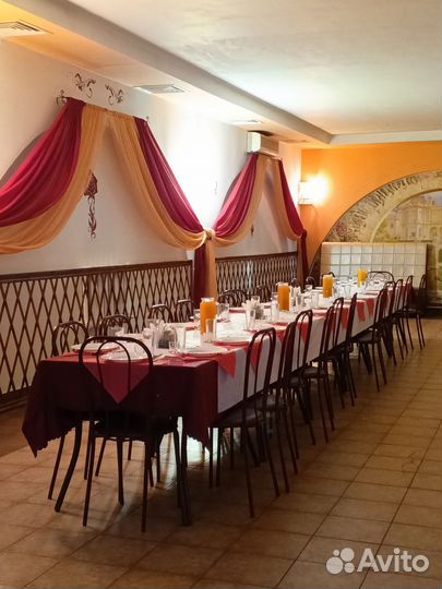 Продавец кассир в кафе