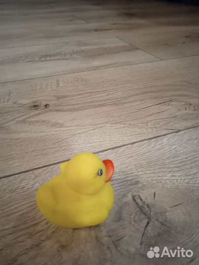 Резиновая уточка пищалка