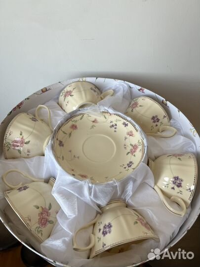 Набор столовой посуды на 6 персон,чайный набор