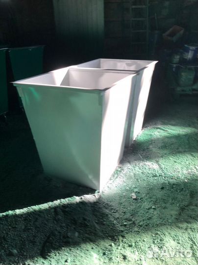 Мусорные баки, контейнер