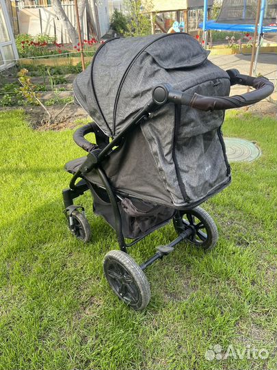 Прогулочная коляска bubago cross