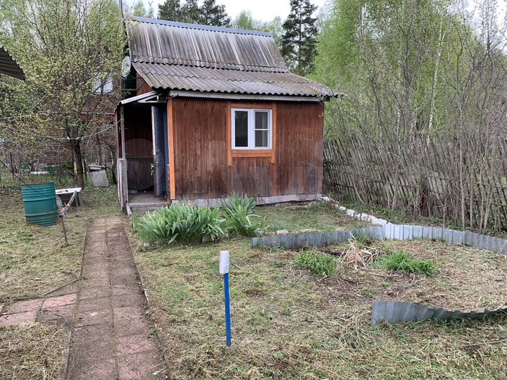 Дача 20 м² на участке 6 сот.