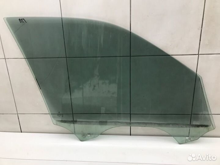 Стекло переднее левое Bmw X5 E70 M57Y 2008