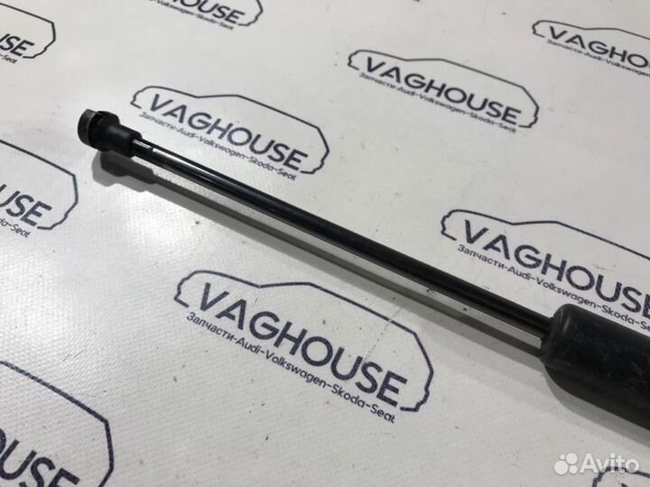 Амортизатор багажника Volkswagen Golf MK5 2006