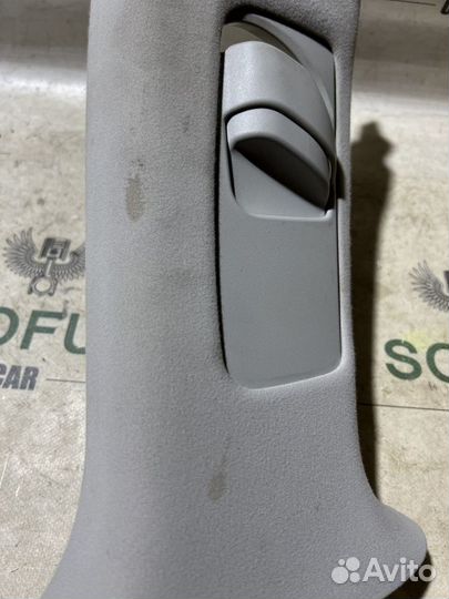 Обшивка центральной стойки салона правая Lexus