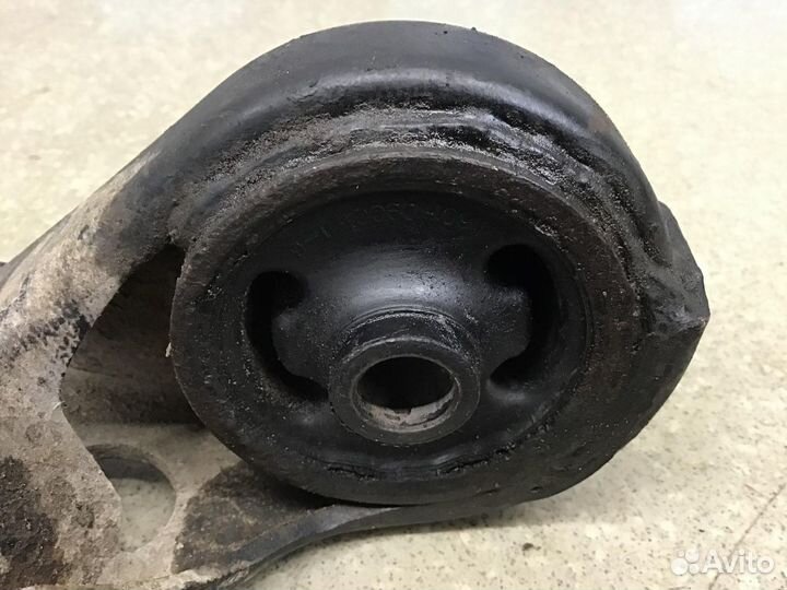 Кронштейн редуктора Ssang Yong Kyron 2005