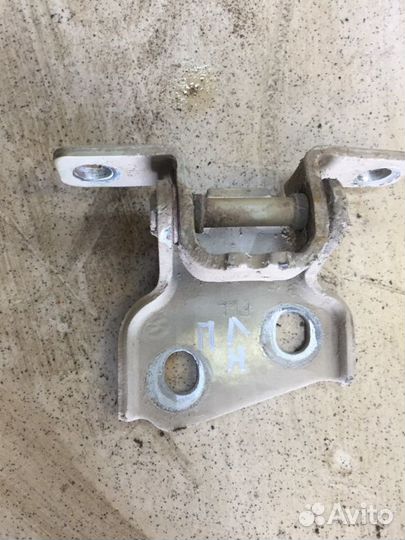 Петля двери передняя левая Daewoo Matiz M150 F8CV