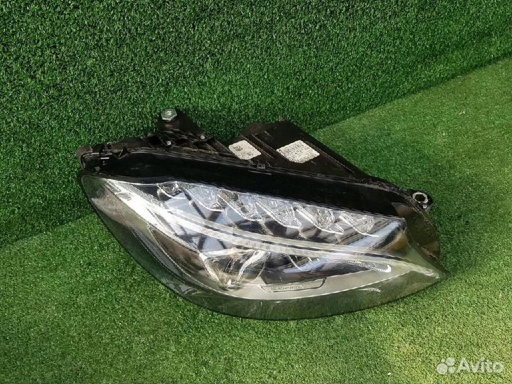 Фара правая Mercedes-Benz C-Class