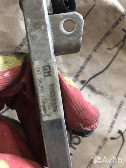 Топливная рампа форсунка Opel Astra H