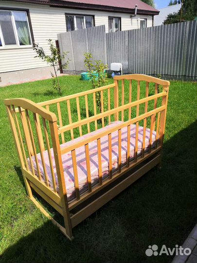 Детская кроватка
