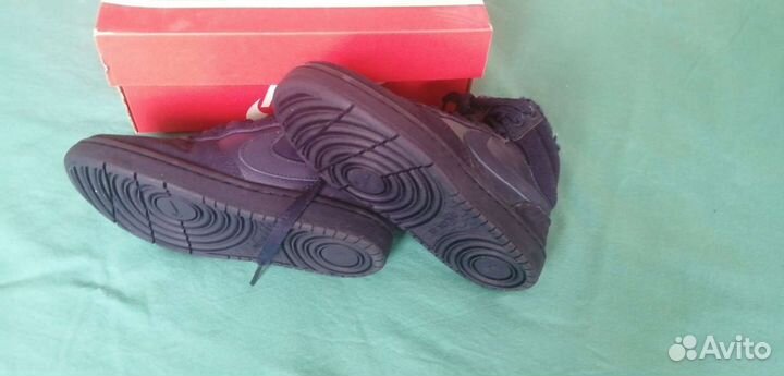 Кроссовки новые nike